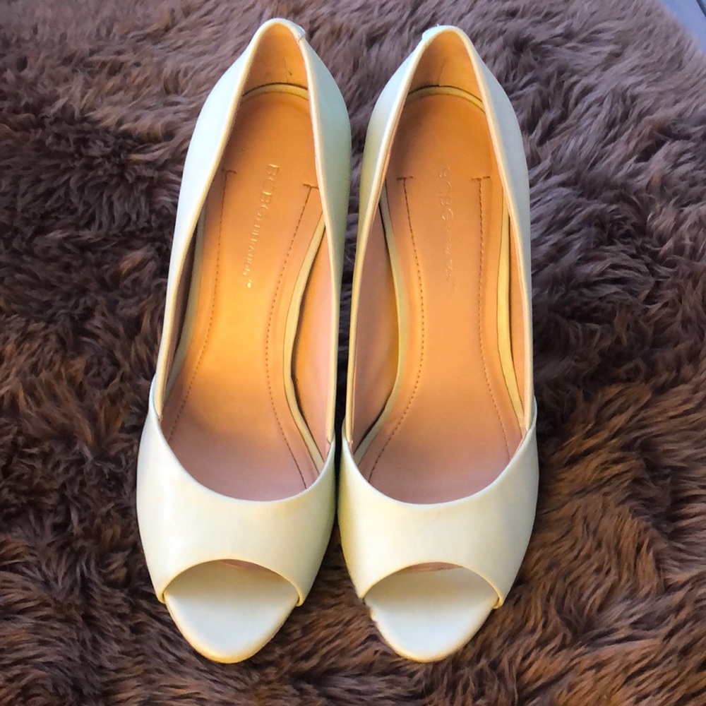 Mint open-toed BCBG leather pumps 8.5